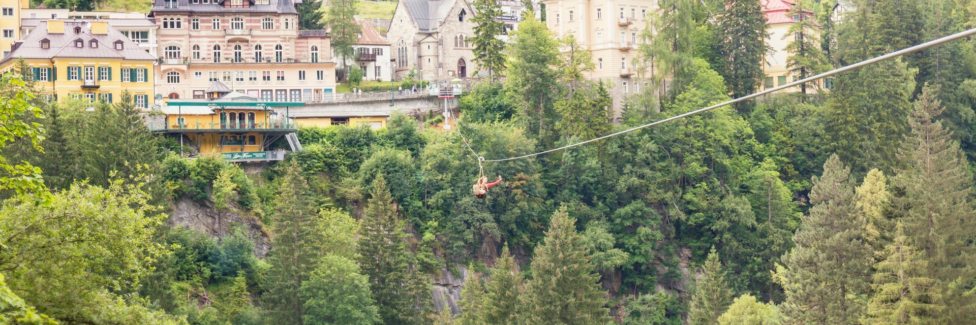 Flying Waters, ein Flying Fox über den Wasserfall in Bad Gastein. Ganzjährig geöffnet. 