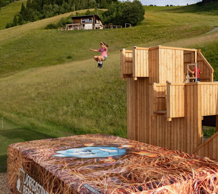 Sommer Actionerlebnis Sprungturm Jump Bag Kinder spielen