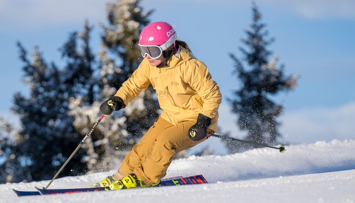Skifahrerin auf der Piste am Fulseck