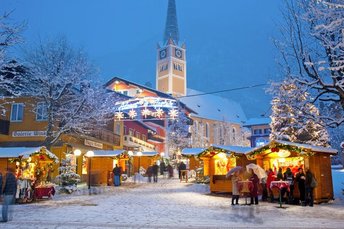 Adventmarkt im Ortszentrum von Bad Hofgastein