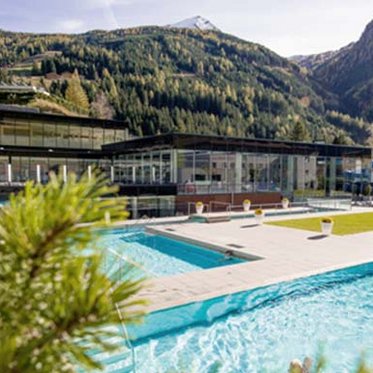 Außenbereich der Felsentherme Gastein