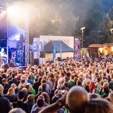 Kulisse von einem Konzert in der Alpenarena