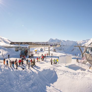 Bergstation Sportgastein mit Gäste