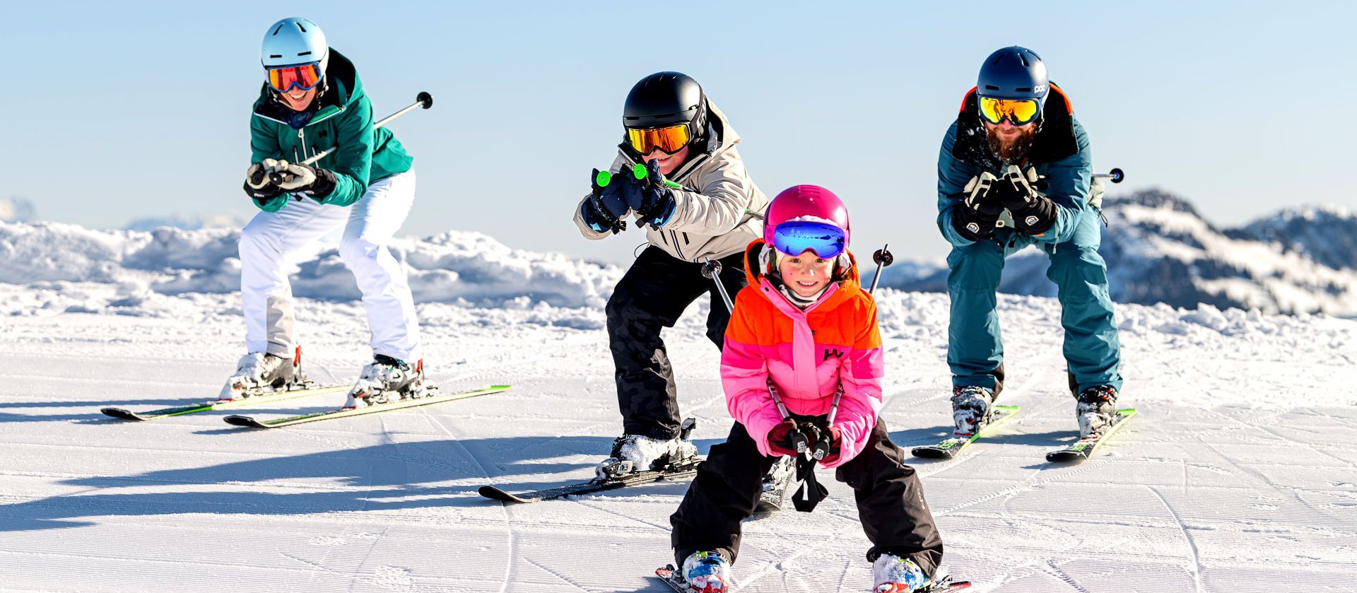 Familie fährt Schuss