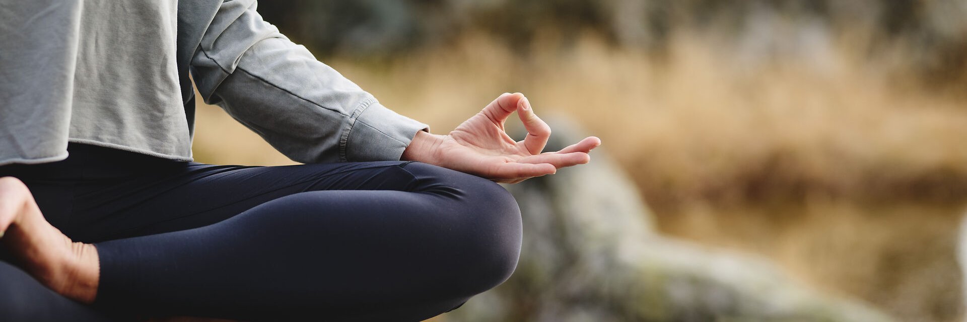 Yoga am Berg im Herbst in Gastein