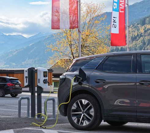 Ladestation für Elektroautos am Parkplatz