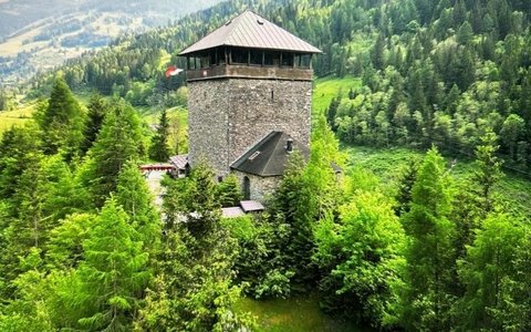 Burg Sommer Neu