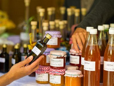 Bauernmarkt - Säfte und Marmeladen