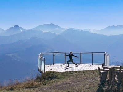 Yoga am Berg