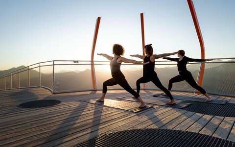 SUNSET-BergYoga.jpg