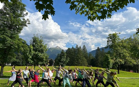 Yoga-im-Kurpark.jpg